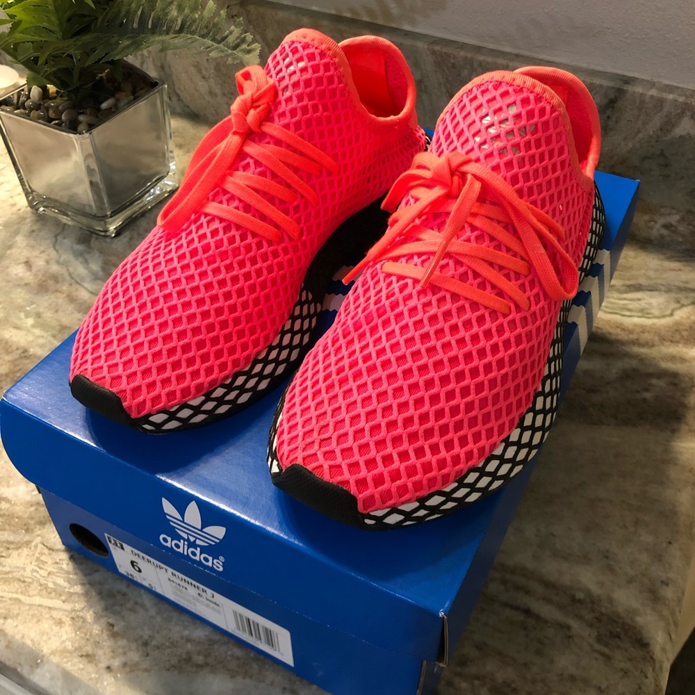 SOLD❗️Adidas Deerupt Runner